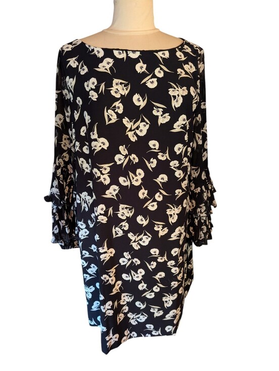 Ann Taylor Dresses & Skirts - Ann Taylor Black And White Floral Shift Dress With Ruffled Slweves Size 16 NWT